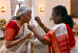 President Droupadi Murmu feeds Union Finance Minister Nirmala Sitharaman the customary 'dahi-cheeni' on Union Budget