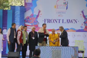 SIDDHARTH SETHIA, SANJOY K ROY, RANJIT HOSAKTE, NAMITA GOKHALE, BADRI NARAYAN, SUDHA MURTY at 'Mahakavi Kanhaiyalal Sethia Award'